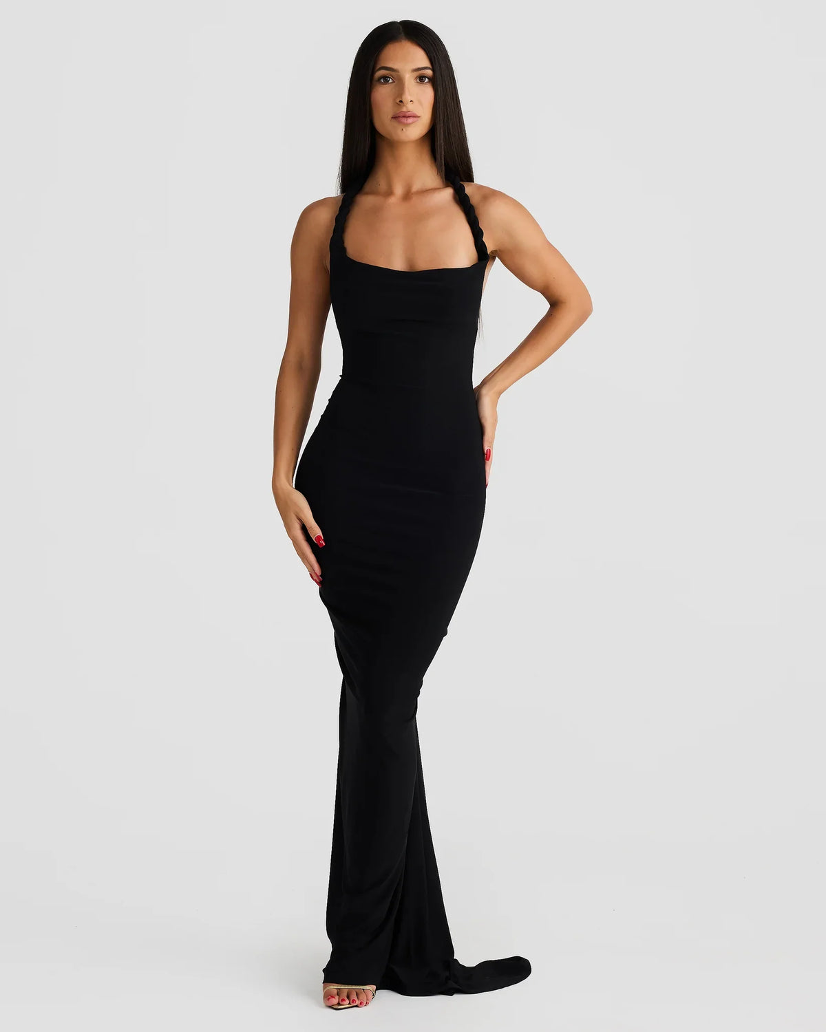 Alina – The Silhouette-Sculpting Evening Gown
