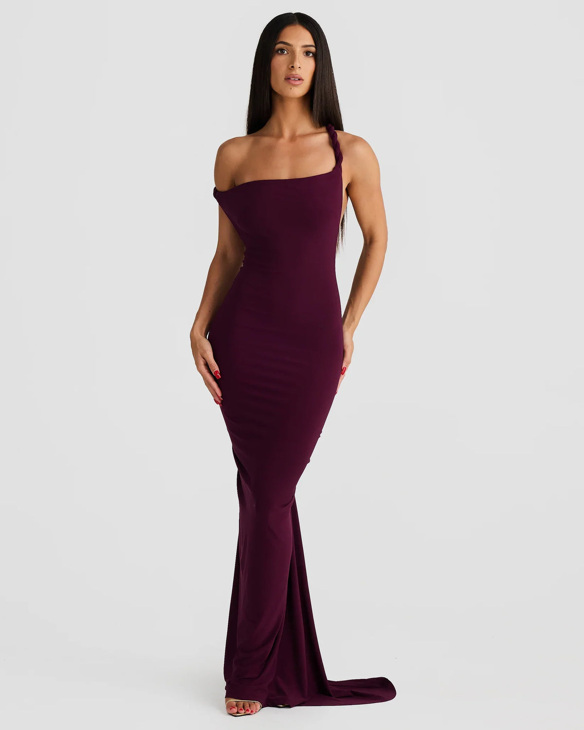 Alina – The Silhouette-Sculpting Evening Gown