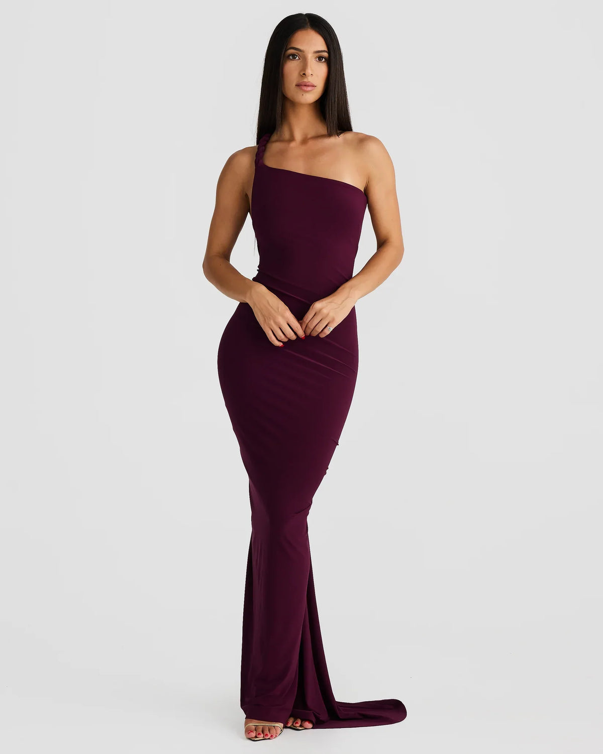 Alina – The Silhouette-Sculpting Evening Gown