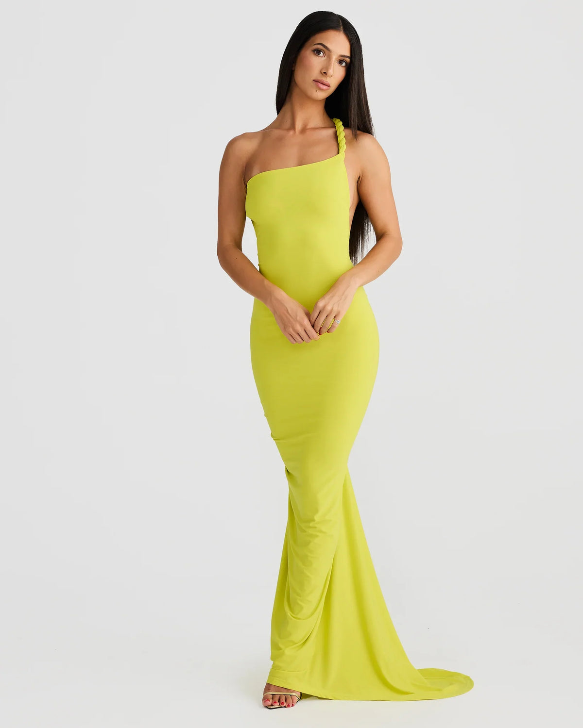 Alina – The Silhouette-Sculpting Evening Gown