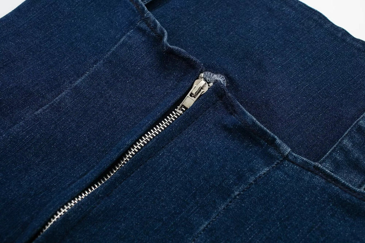 Bluora – The Sculpted Denim Muse