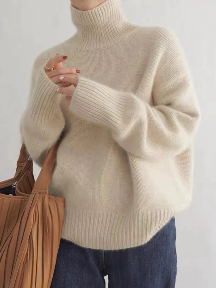 Alecia | Women's Luxurious Cashmere Roll Neck Jumper | Timeless Elegance