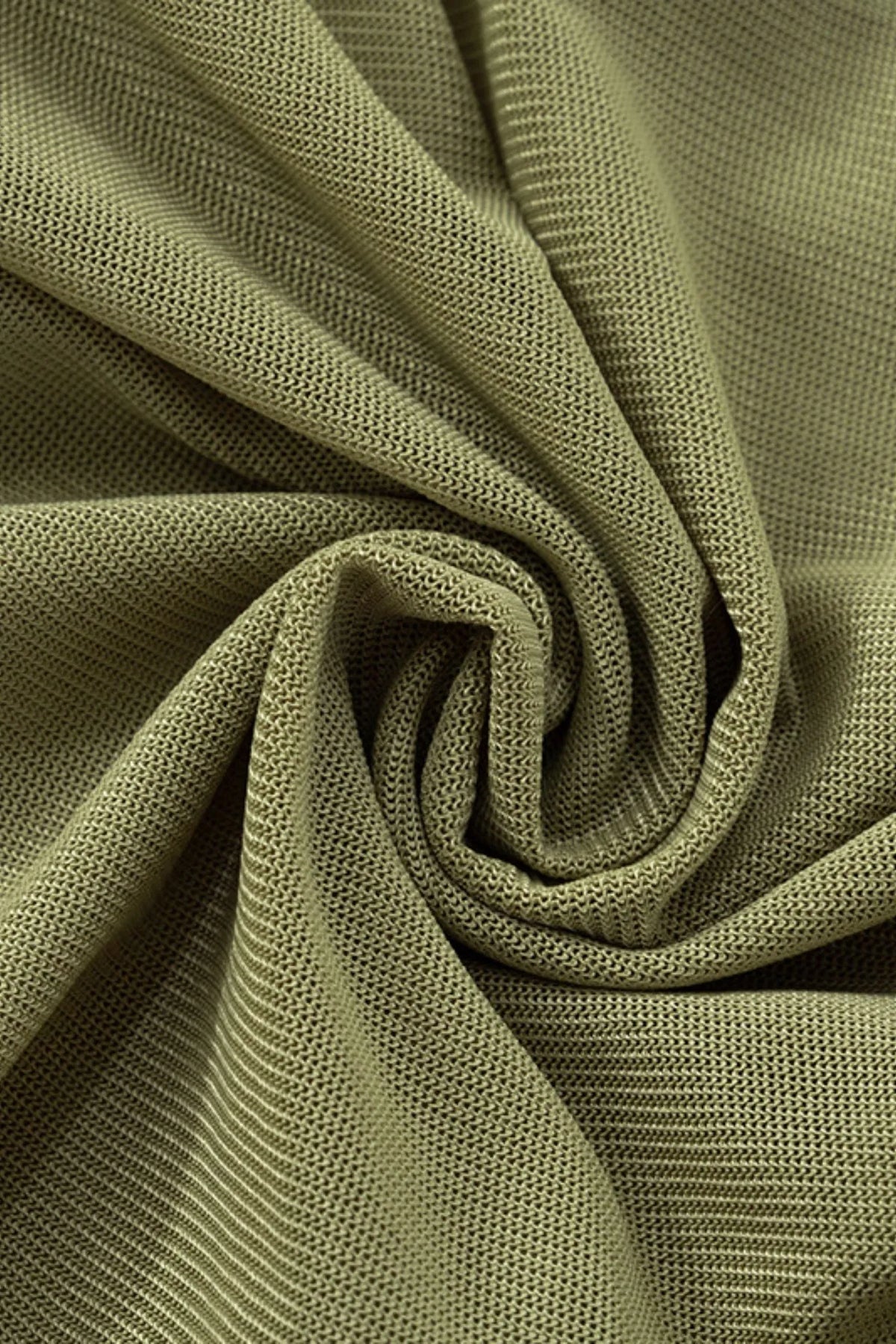 Panthère – The Bold Elegance Cut-Out Gown