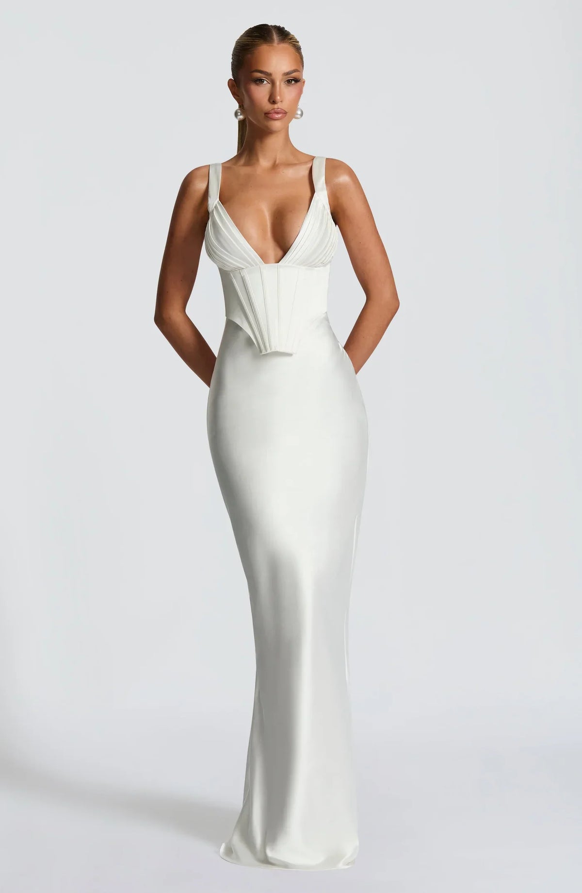 Selena – The Sculpted Hourglass Gown