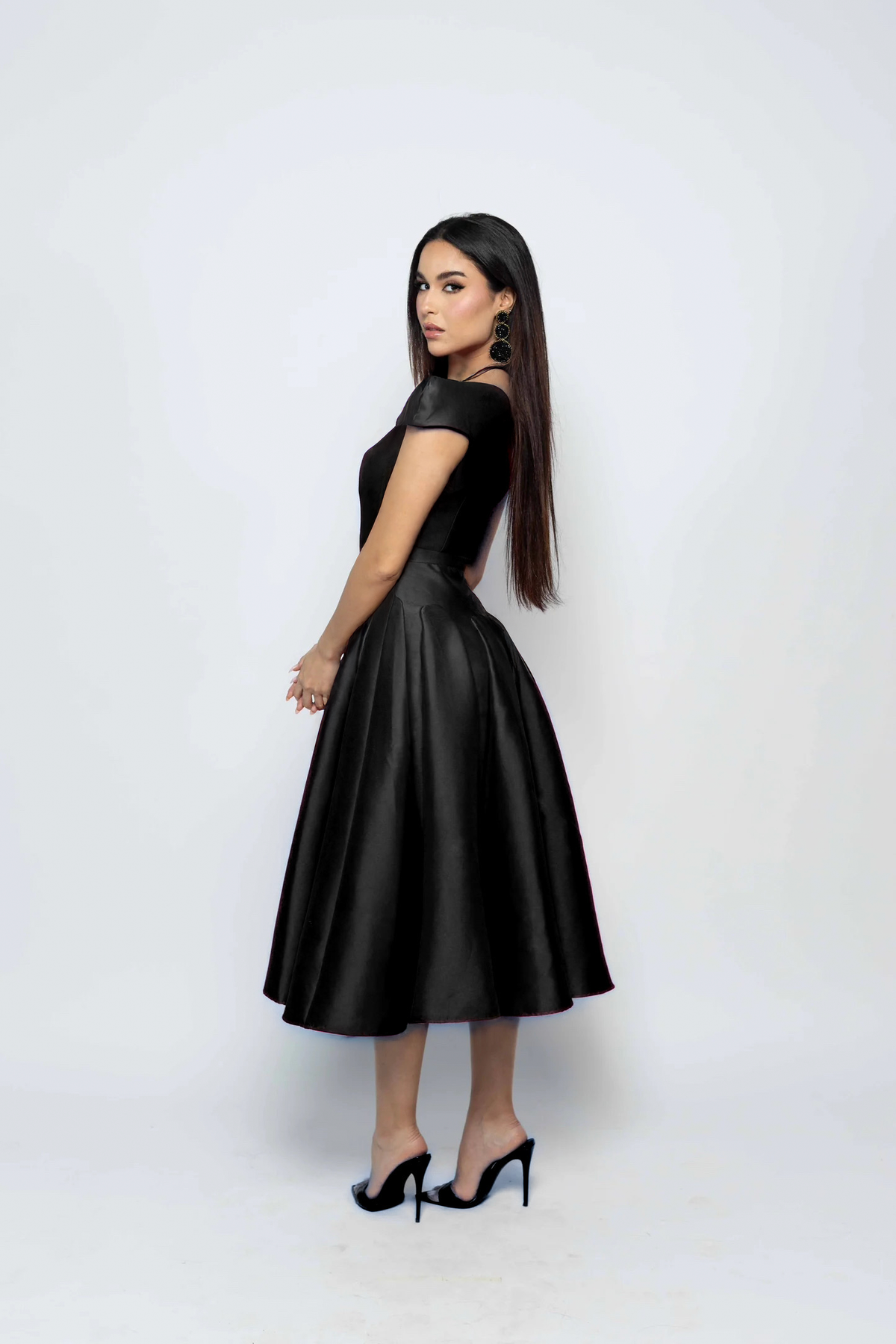 Bourgeoise – The Sculpted Elegance Dress